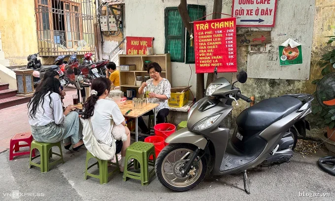Người dân nội đô vẫn chọn xe máy xăng: Bài toán nan giải giữa chính sách và thực tiễn