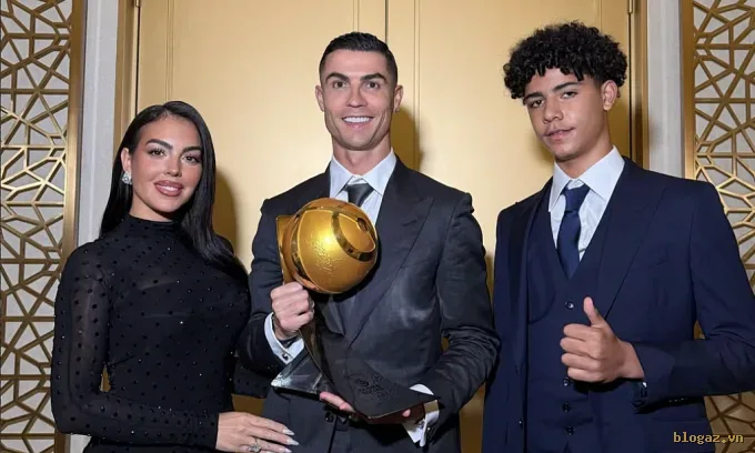 Al Nassr đôn Cristiano Jr lên đội một: Ronaldo sắp hoàn tất tâm nguyện cuối sự nghiệp