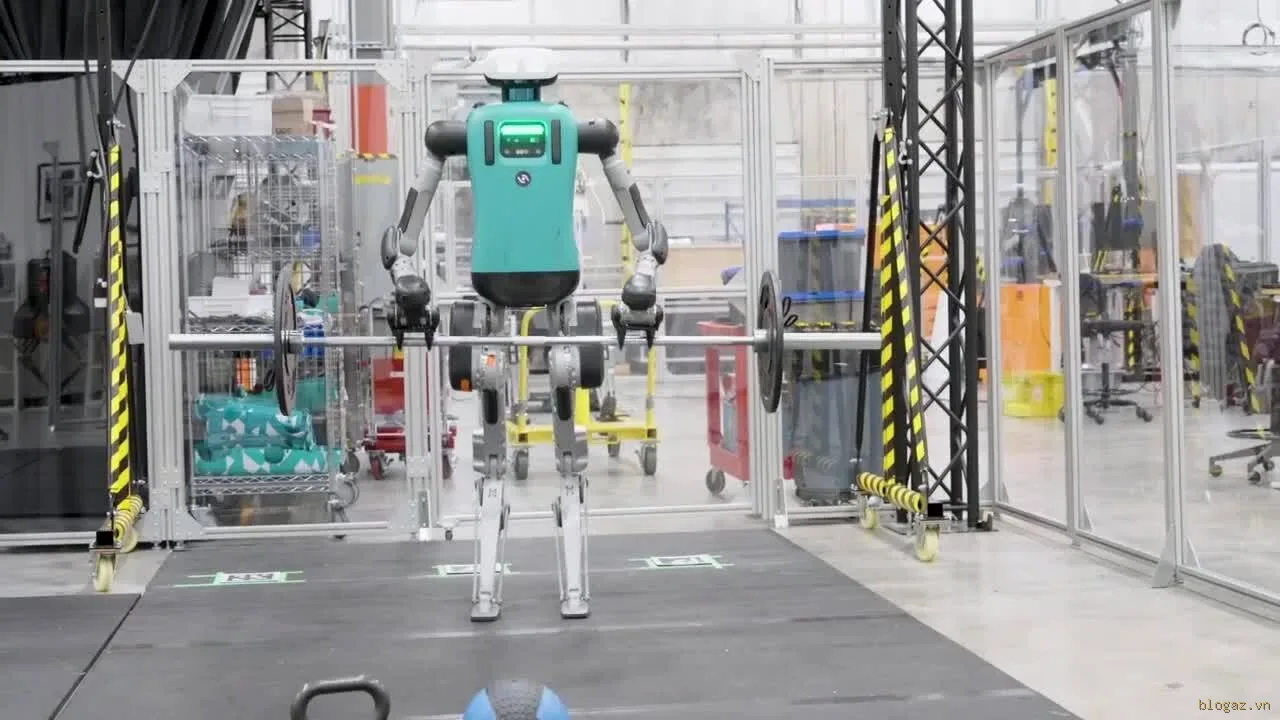 Robot Digit nâng tạ 29 kg: Bước tiến mới trong khả năng phối hợp vận động toàn thân