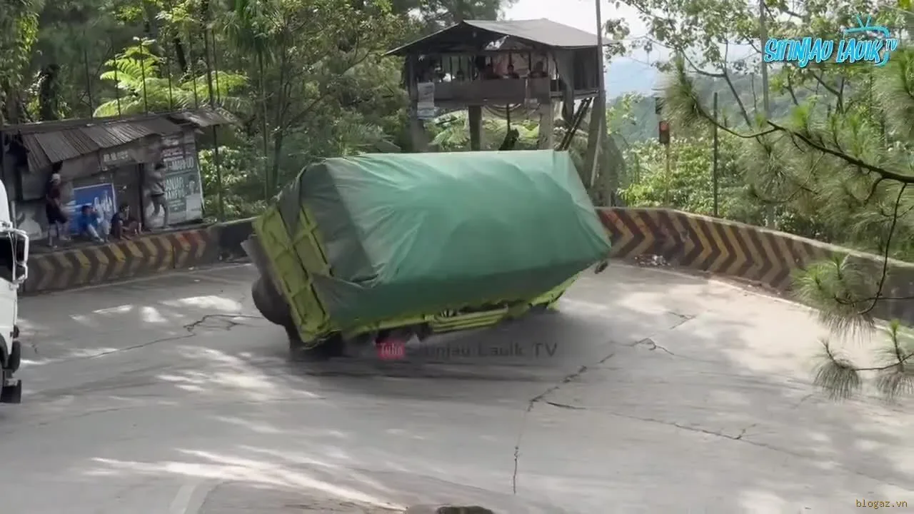 Cung đường tử thần Sitinjau Lauik: "Điểm đen" khúc cua tay áo và cuộc giải cứu nghìn tỷ
