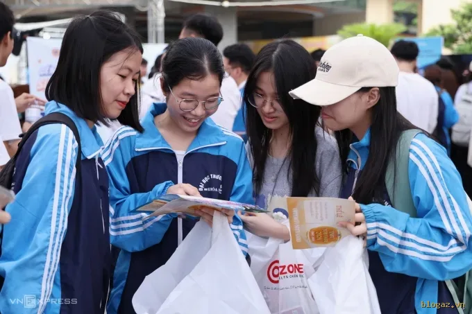 Sinh viên Đại học Thương mại đón đầu làn sóng tuyển dụng: Lương khởi điểm hứa hẹn chạm mốc 20 triệu đồng