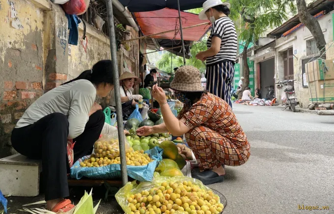 Hà Nội quyết liệt xóa bỏ 231 chợ cóc: Cuộc chiến sinh kế và trật tự đô thị