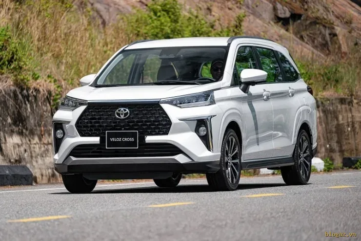 Cận cảnh Toyota Veloz Cross 2026
