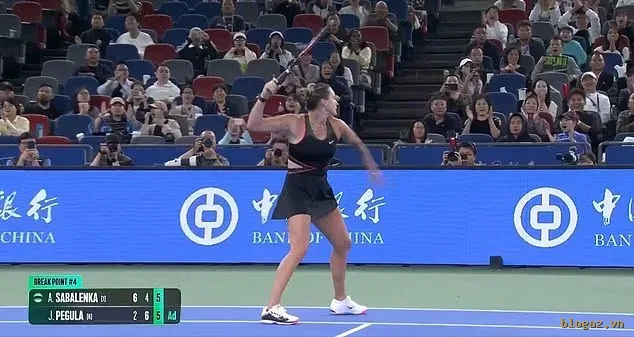 Sabalenka: "Ném vợt, hét lên là điều bình thường để giữ vững tinh thần"