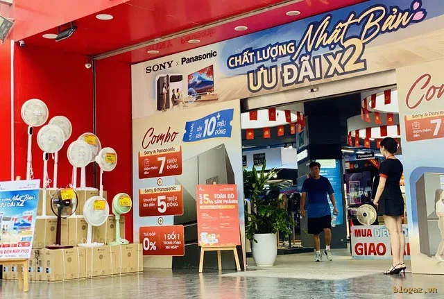 Siêu thị điện máy "cháy hàng" mùa nóng: Ưu đãi "khủng" xua tan cơn khát