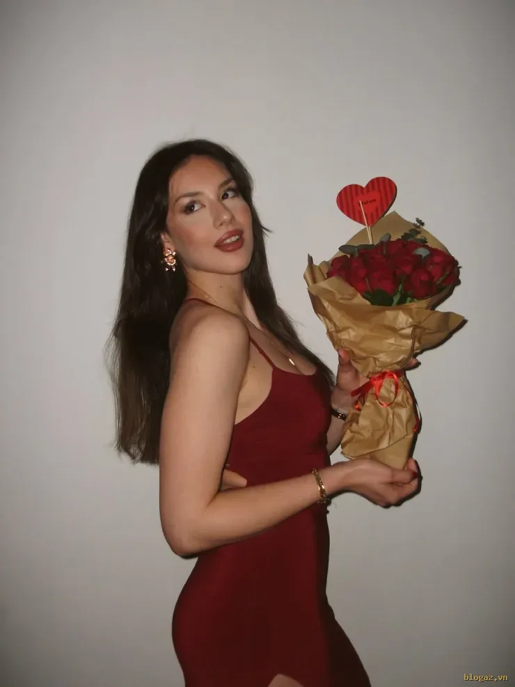 Hot girl bóng chuyền Thổ Nhĩ Kỳ mặc áo lưới, gây mê hoặc với bikini gợi cảm - 5