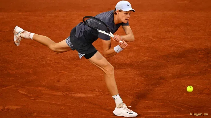 Roland Garros 2026: Sân khấu vắng bóng Alcaraz, Jannik Sinner và thế hệ NextGen tranh hùng