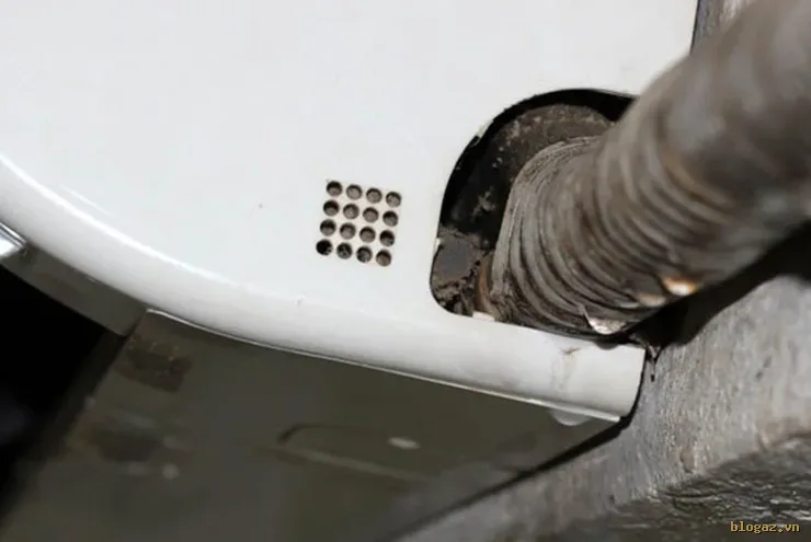 Thấy nước nhỏ từ máy điều hòa, đừng chủ quan với những rủi ro này - 2