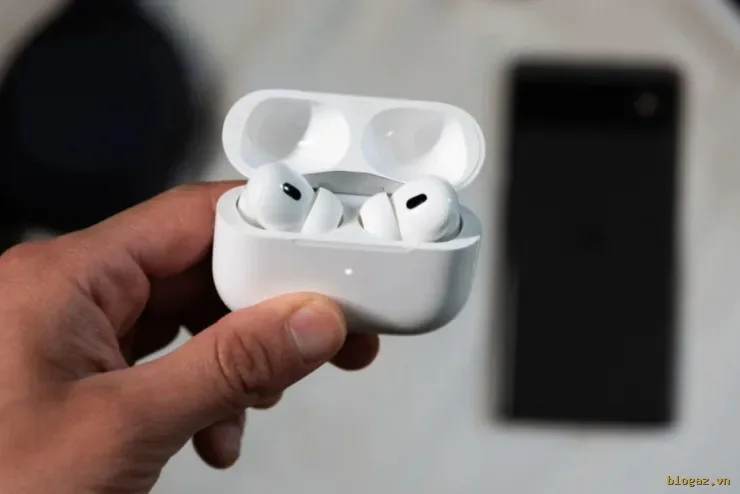 Apple Tái Định Nghĩa Trải Nghiệm Âm Thanh với AirPods Tích Hợp Camera