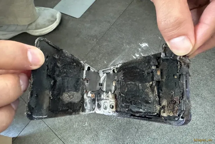 Hình ảnh Galaxy S24 bị cháy nổ được chia sẻ trên Reddit.