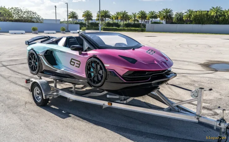 "Siêu xe" Lamborghini dưới nước: Giá hời, độc lạ, gây sốt trên mạng