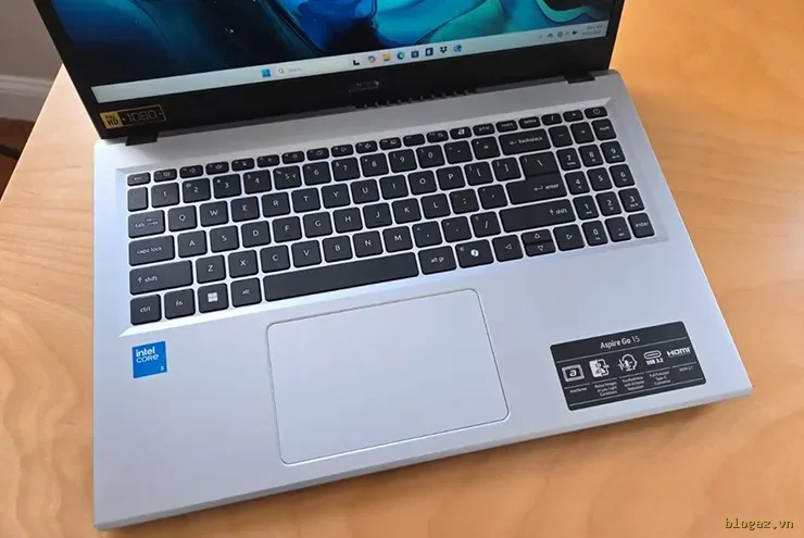 Laptop Vỏ Nhựa: Lựa Chọn Thông Minh Hơn Bạn Tưởng?