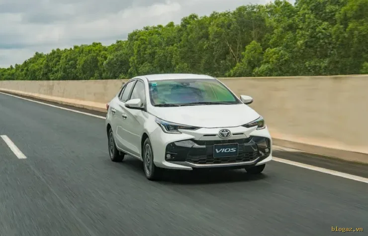 honda-city-rs-vs-toyota-vios-cuoc-doi-dau-ngoi-vuong-sedan-hang-b-duoi-500-trieu-dong-1778589979601