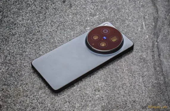 Cận cảnh camera sau của&nbsp;Vivo X300 Ultra.