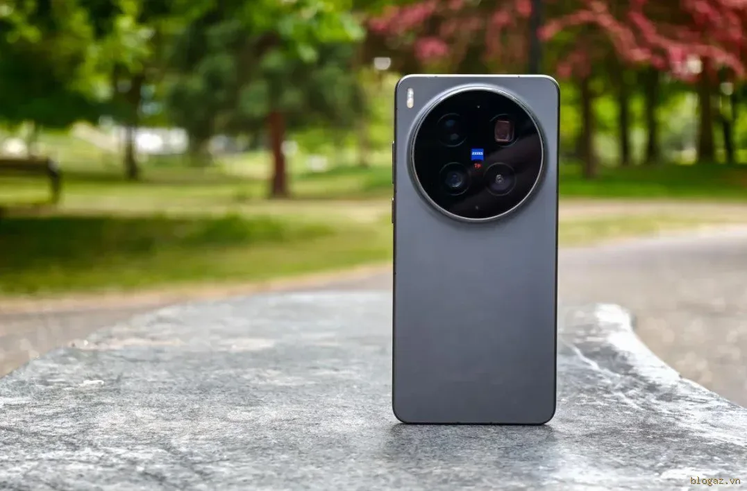 Vivo X300 Ultra: Smartphone "cân bằng" thách thức giới hạn nhiếp ảnh di động