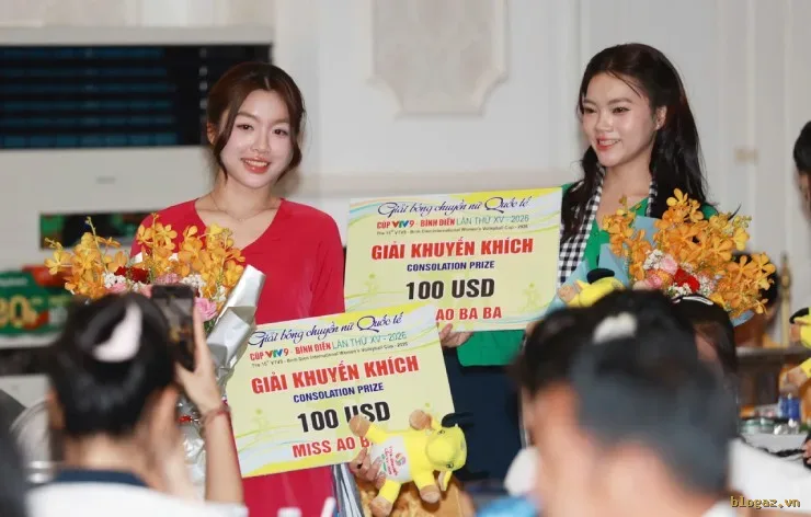 "Chân dài" Lan Vy giành Hoa khôi cúp bóng chuyền VTV, bất ngờ gặp sự cố hy hữu - 15