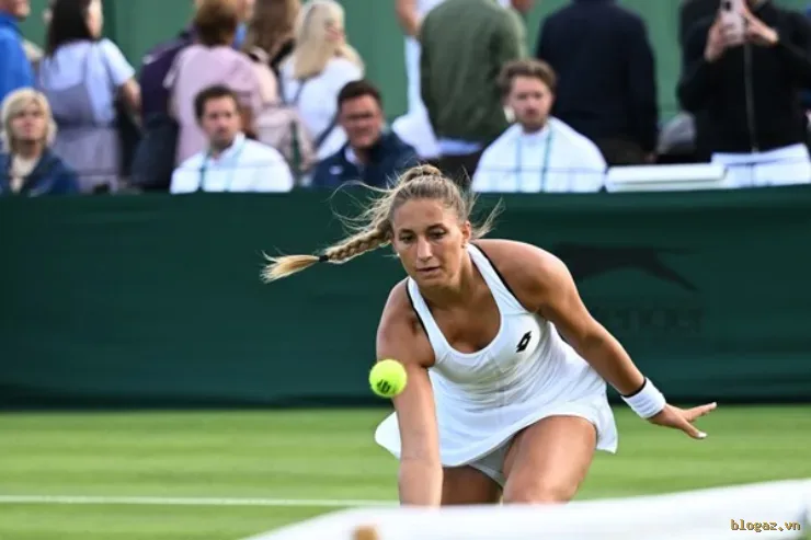 Nguy hiểm rình rập: Nữ tay vợt tennis đối mặt lời đe dọa tính mạng, sau đó bất ngờ gia nhập nền tảng nhạy cảm