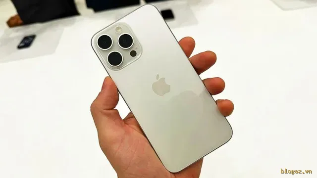 Cơn Địa Chấn Giá iPhone Cũ: Cơ Hội Vàng Sở Hữu "Táo Khuyết" Với Giá Chưa Từng Có