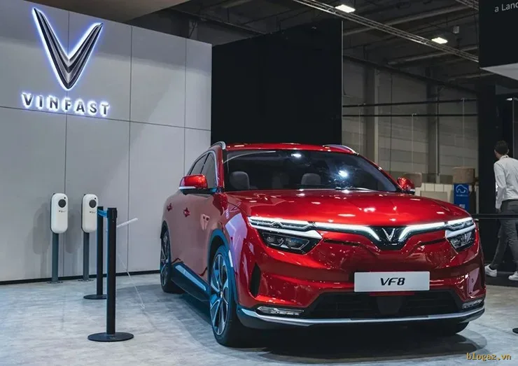 VinFast VF 8: Giá niêm yết và lăn bánh cập nhật tháng 5/2026, những thay đổi đáng chú ý